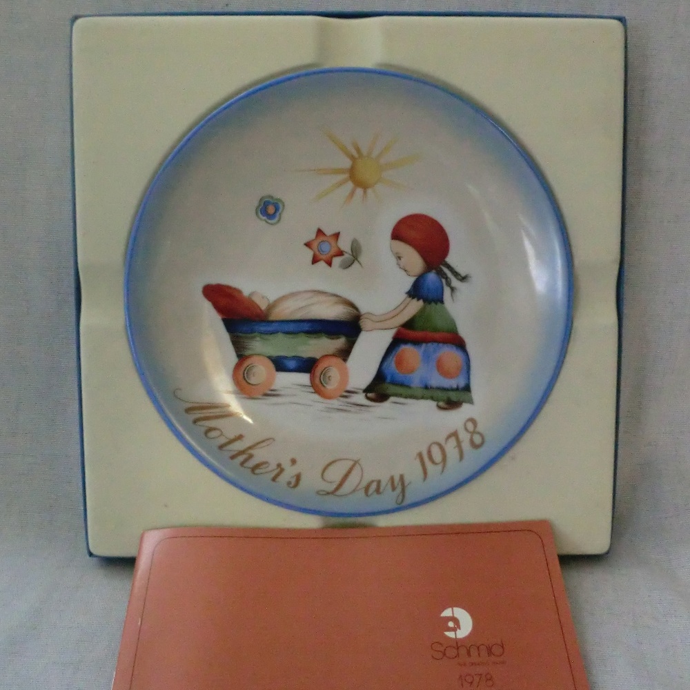 Schmid MOTHER'S DAY plate 1979 - Afternoon Stroll collection